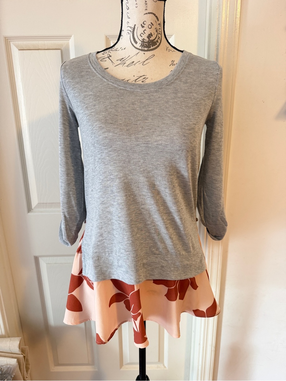 Anthropologie Gray Scoop Neck 3/4 Sleeve Tunic